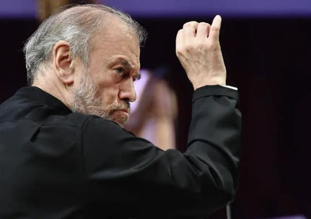 Российский дирижер, отстраненный из-за близости к Путину, вернется в Испанию в 2026 году