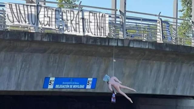 Максимальное напряжение в "Севилье" из-за куклы с угрозой в адрес Дель Нидо Карраско