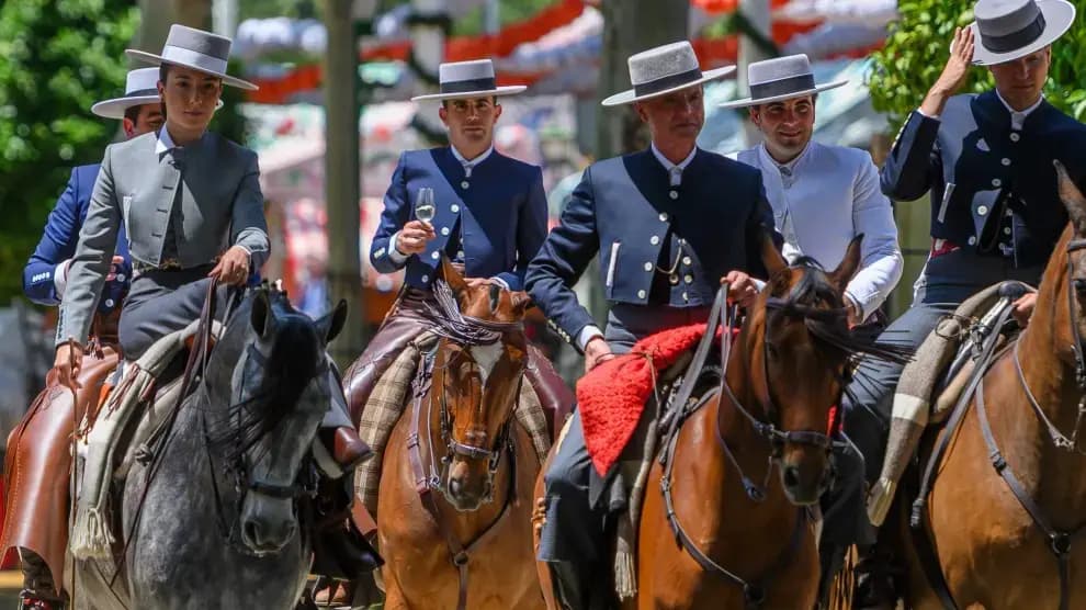 Двое пострадавших, включая 11-месячного младенца, после наезда обезумевшей лошади на Севильской ярмарке