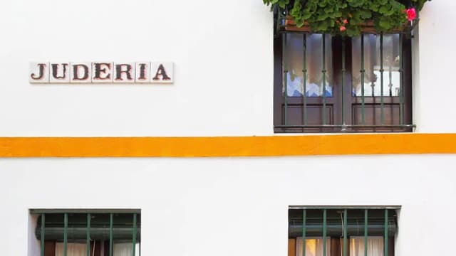 Севилья возвращает сефардов, Санчес ненавидит Израиль: две Испании в одной стране