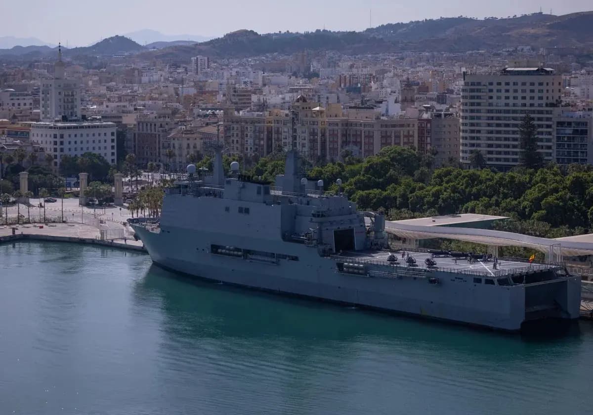 В порту Малаги одновременно находятся несколько военных кораблей на фоне эскалации вооруженного конфликта