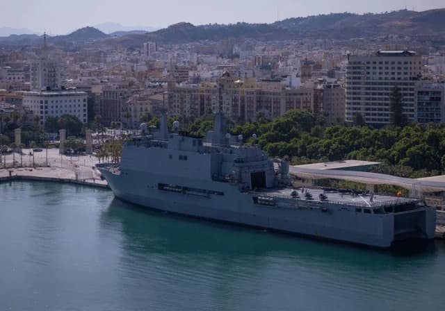 В порту Малаги одновременно находятся несколько военных кораблей на фоне эскалации вооруженного конфликта