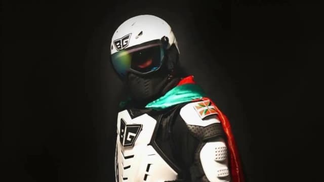 Баскский Страж, «Бэтмен из Бильбао», преследующий воров с икурриньей вместо плаща