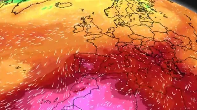 Пора доставать кофты: в разгар июля надвигается волна полярного холода