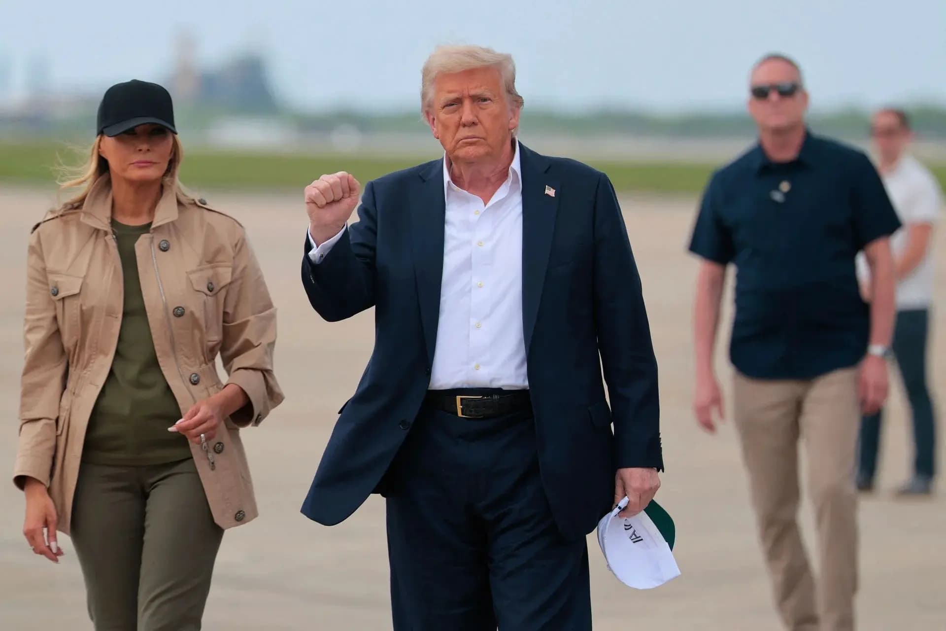 Трамп объявляет о 30%-ных пошлинах на товары из ЕС и Мексики с 1 августа