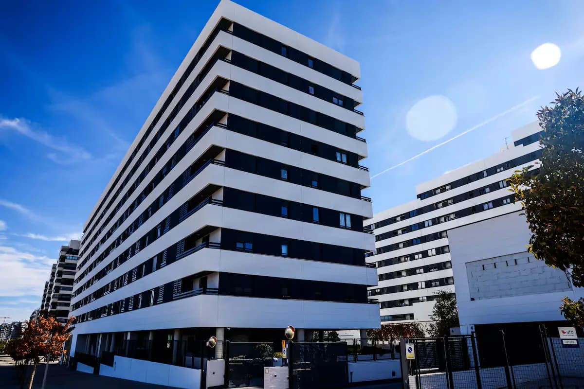 Нашествие «зебр»: архитектурный «фастфуд» на испанский манер