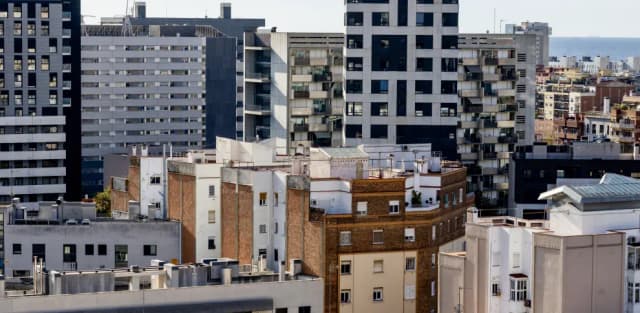 Барселона, Мадрид и Лиссабон: города ЕС, где на жилье уходит наибольшая часть зарплаты