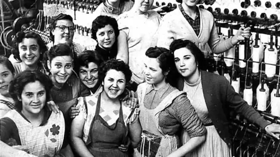 Десять вещей, которые женщины не могли делать при диктатуре Франко