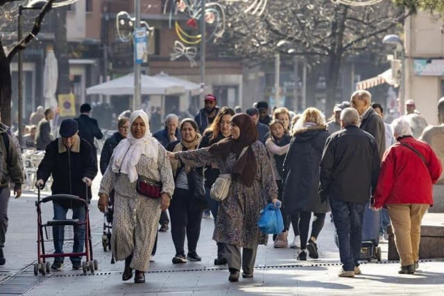 Барселона, неузнаваемый город: иностранцы уже превосходят по численности испанцев среди молодежи