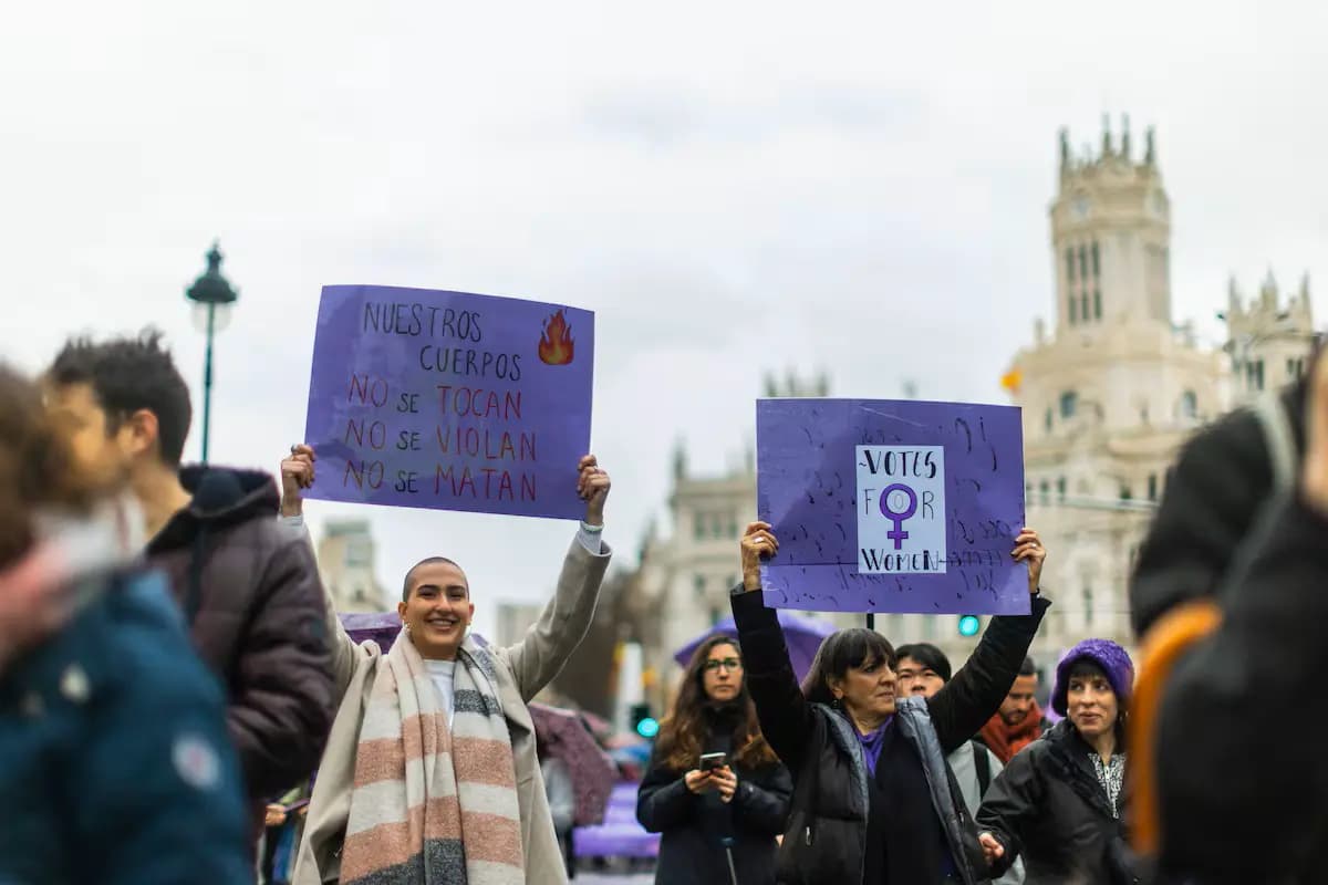 Фиолетовый ноябрь: Испания против насилия