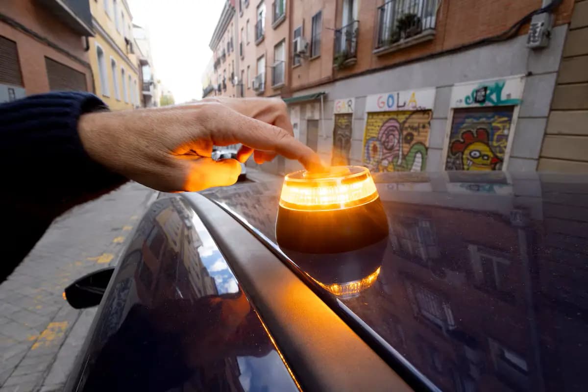 Маяк V16: DGT разъясняет, как он работает и какие данные передает на самом деле