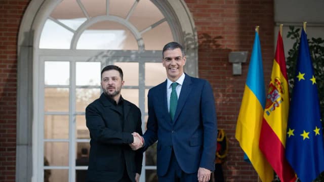 Санчес объявляет о пакете помощи Украине в 817 миллионов евро на вооружение и восстановление