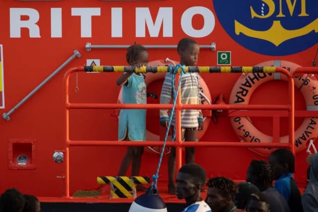 Канары - новый эпицентр торговли детьми