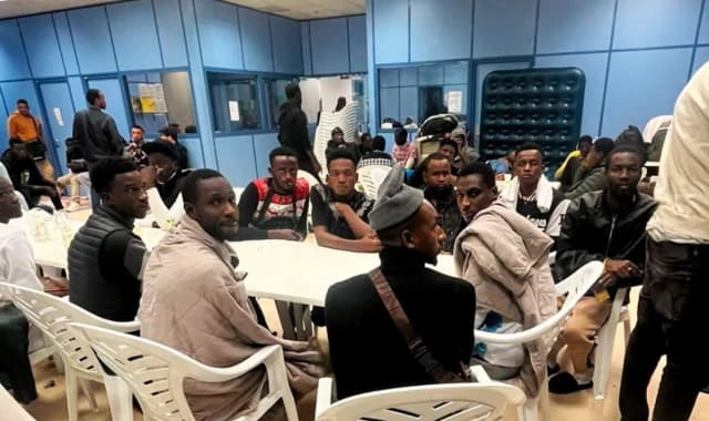 Гостиница для мигранта vs дом для жертвы вулкана: чему отдают приоритет на Канарах