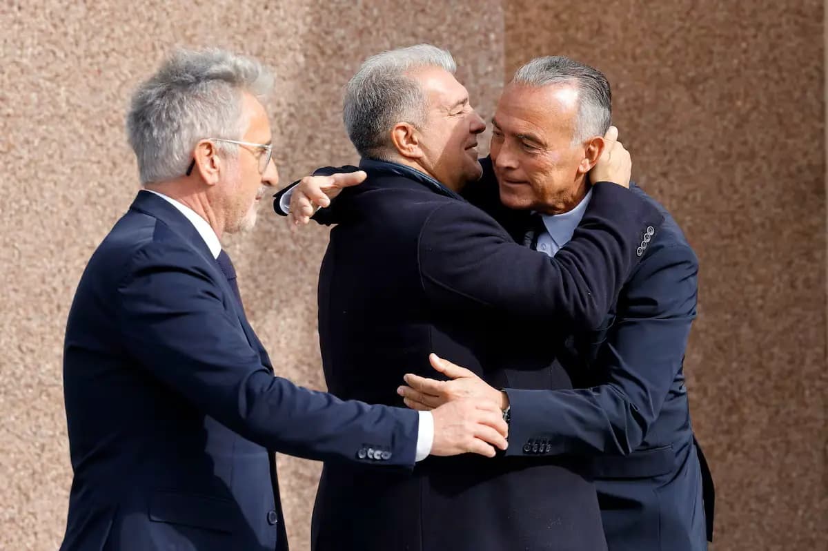 «Барселона» без президента: Лапорта ушёл, но обещал вернуться