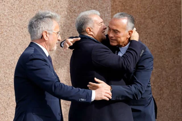 «Барселона» без президента: Лапорта ушёл, но обещал вернуться