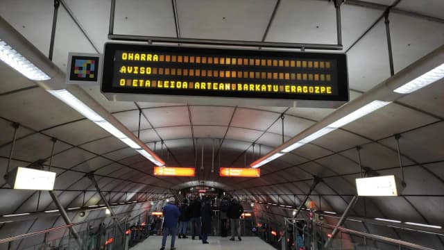 Дым, паника и эвакуация: что произошло в метро Бильбао утром в понедельник