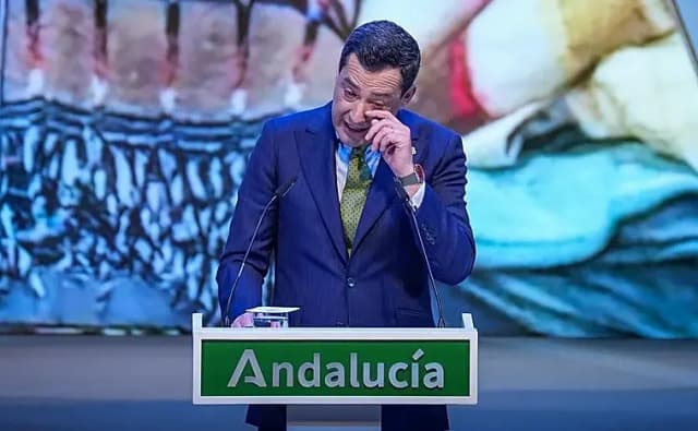 Хуанма Морено разрыдался во время речи в День Андалусии, вспоминая жертв трагедий