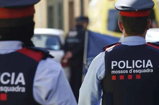 Каталонский полицейский украл у мертвого и сел на 13 месяцев