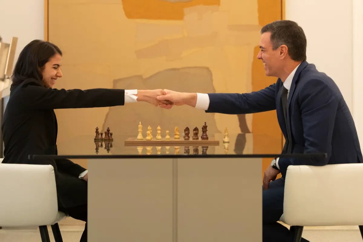 Педро Санчес мобилизовал 30 полицейских и 9 телохранителей, чтобы поиграть в шахматы в Маласанье