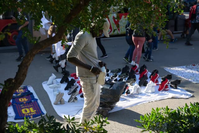 В Жироне захваченная квартира стала складом для нелегальной уличной торговли