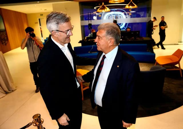 Предвыборная гонка в «Барселоне» превратилась в поле боя после вмешательства Хави