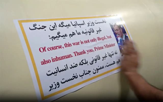 Иранские СМИ украсили ракеты портретом Педро Санчеса