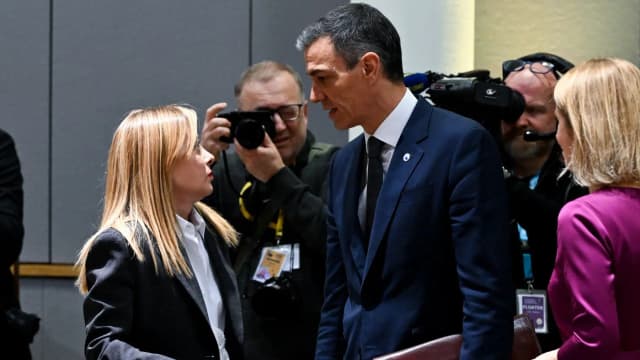 Италия грозит закрыть границы с Испанией после прорыва в Сеуте