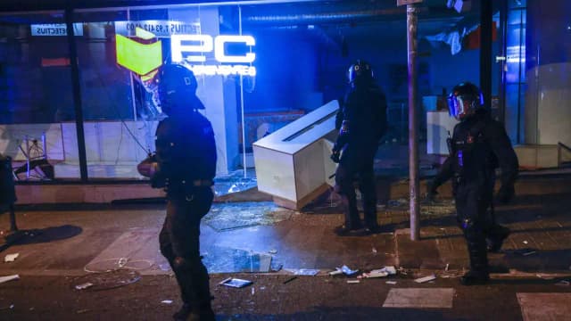 Барселона, Рим, Париж: левый интернационал мародеров вышел на улицы