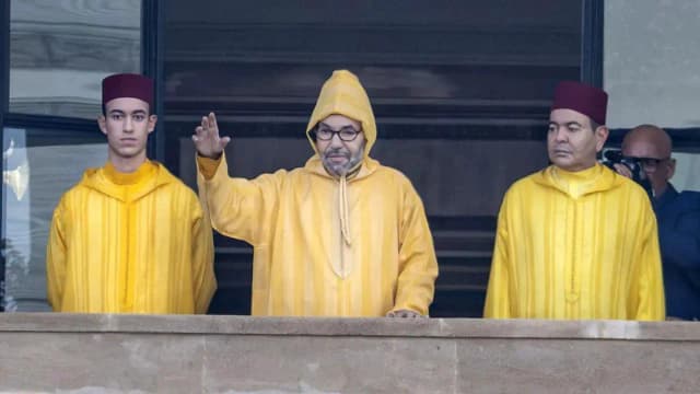 С тростью и жестким посланием: король Марокко впервые высказался о Сеуте