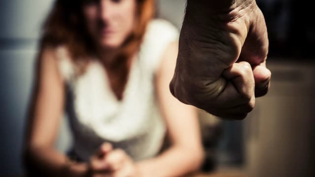 Лето, вечеринки и невидимое насилие: как испанское общество игнорирует повседневные сексуальные угрозы